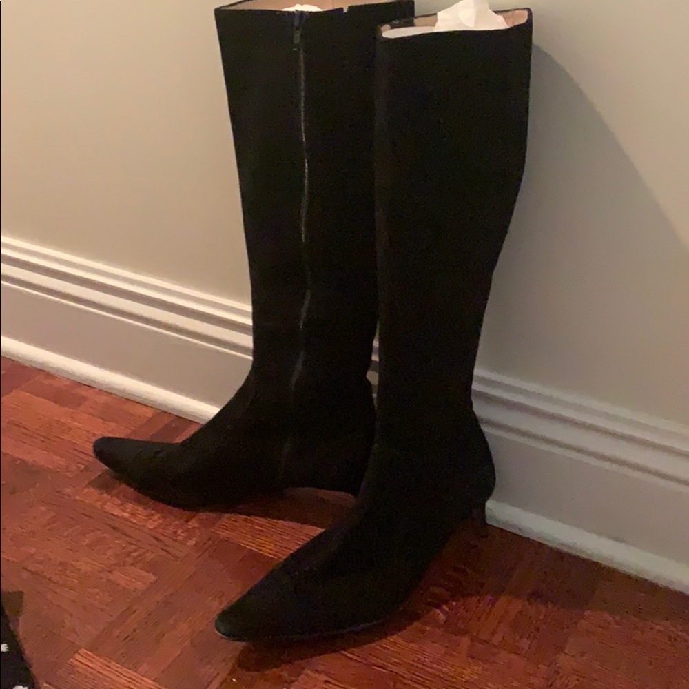 Isaac Mizrahi black suede kitten heel boot